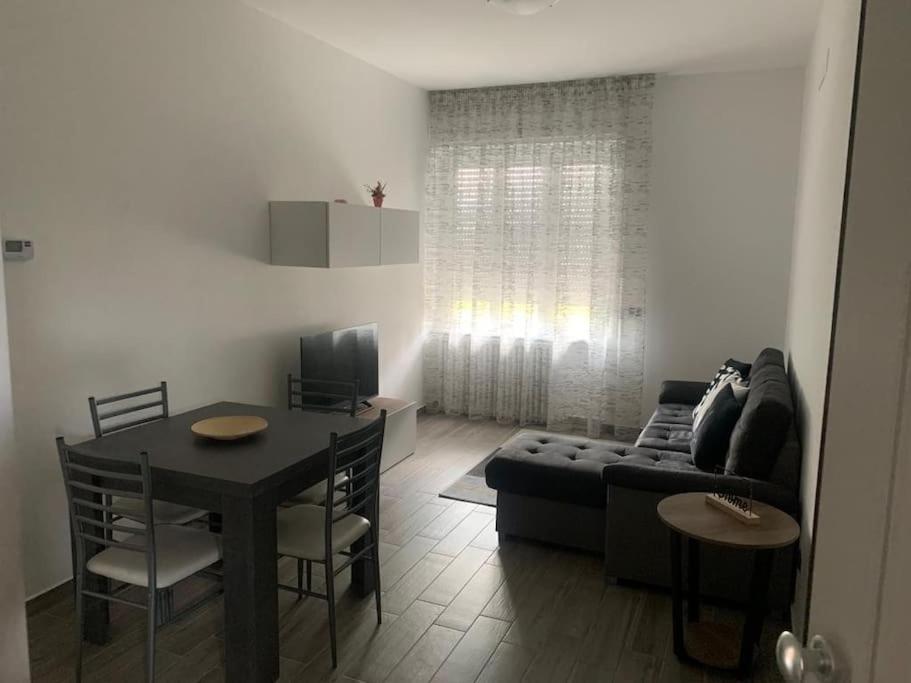 Sweet House Malpensa Apartment Somma Lombardo Exterior foto